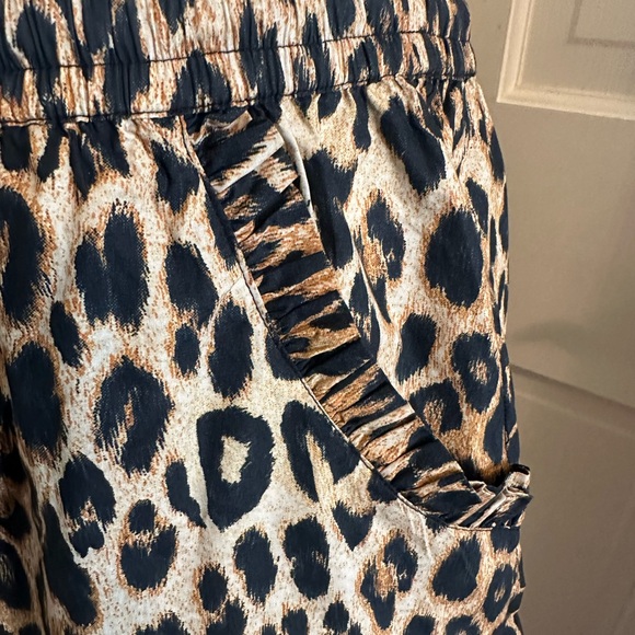 Damson Madder Leopard Pull On Shorts - Picture 6 of 13